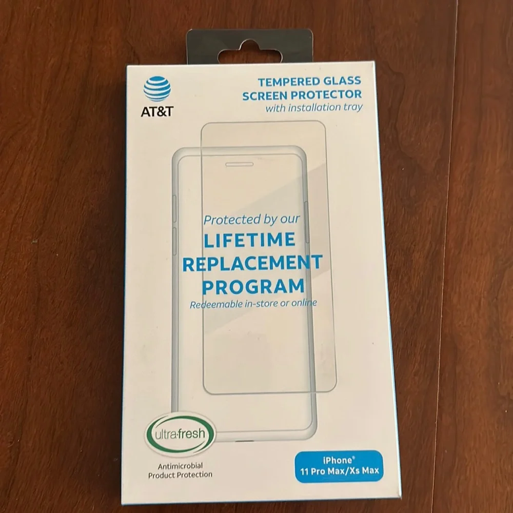 NWT Tempered glass screen protector w/ installation tray iPhone11 Pro Max/Xs Max